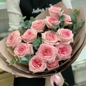 Букет 13 пионовидных роз Охара